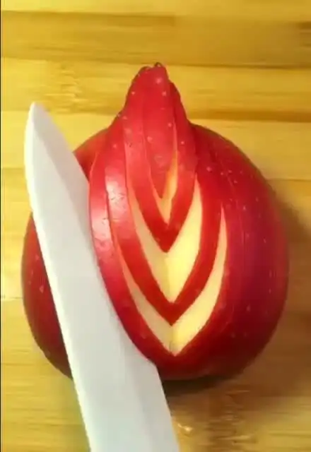 苹果这样切真的是太漂亮了,特别适合摆盘