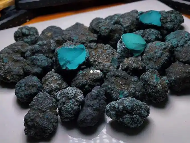 高瓷原矿绿松石原石