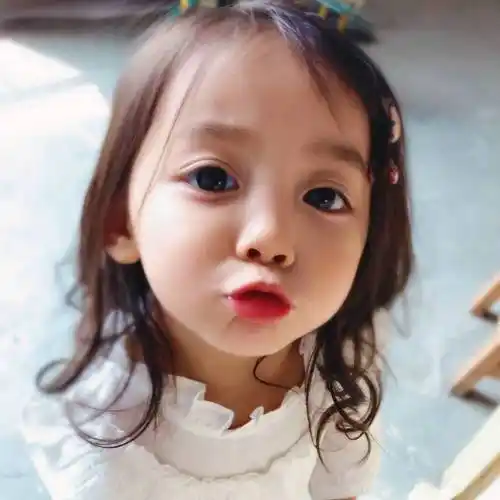 沈佳昕小可爱头像