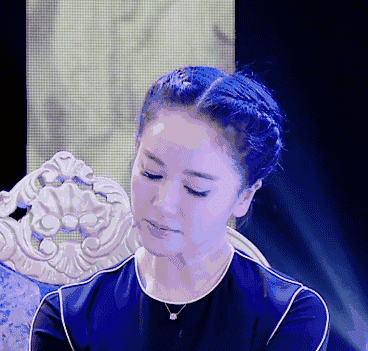 左小青长了一张讨喜的初恋脸,艺术体操冠军出身的她有一种刚柔并济的