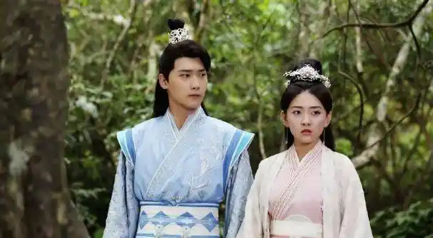 梁洁美呆了,身穿透视裙和邢昭林同框,比八王爷和曲檀儿还有cp感