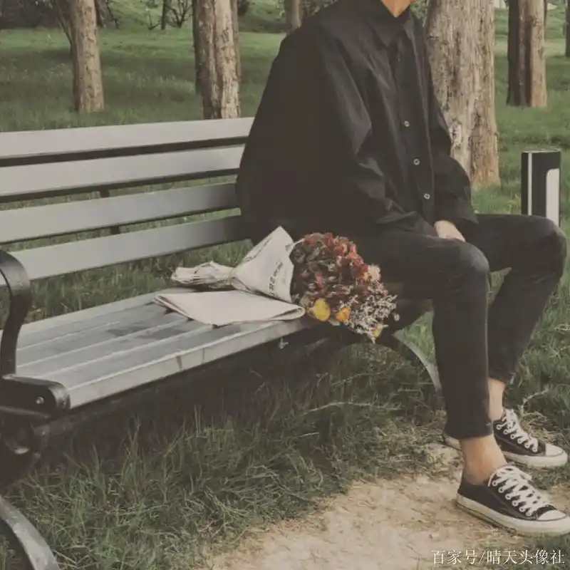 文艺男生头像,独自撑伞的日子 也一定要顺顺利利