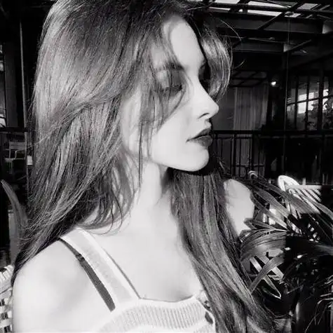 高冷霸气真人女生头像黑白侧脸