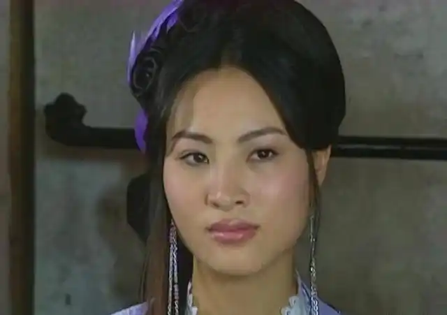 《小李飞刀》的林仙儿,黄晓明赵薇的同学,如今45岁儿女双全