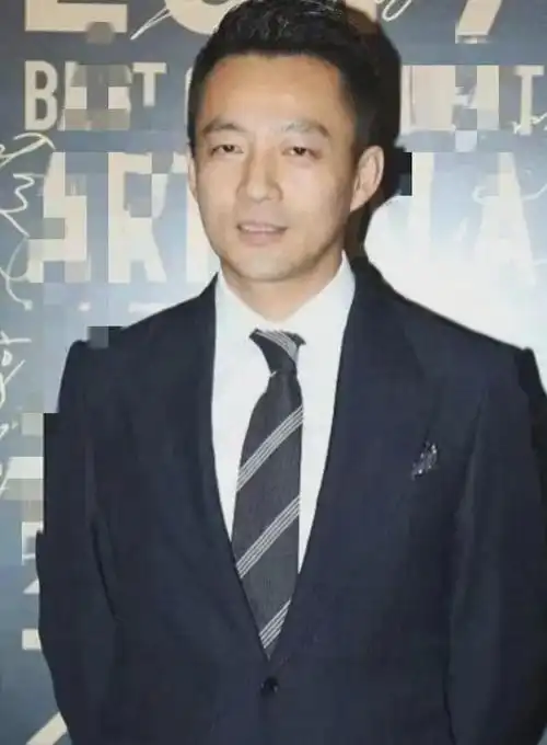 深夜大瓜曝汪小菲求婚给女友买鸽子蛋钻戒一句话表白引热议